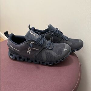 On Cloud women’s Running Shoes
